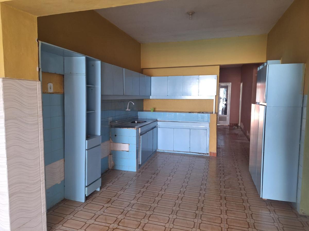 Casa para alugar com 4 quartos, 140m² - Foto 9