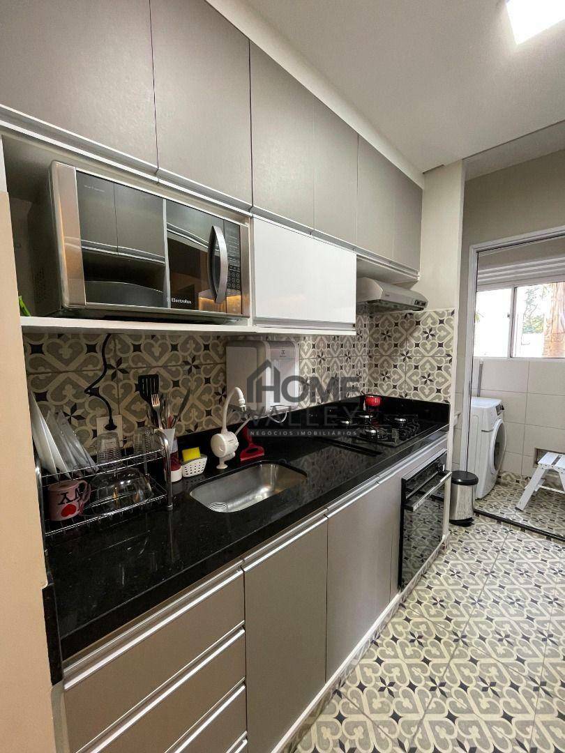 Apartamento à venda com 3 quartos, 76m² - Foto 2