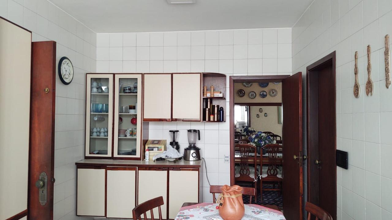 Casa para alugar com 5 quartos, 396m² - Foto 29