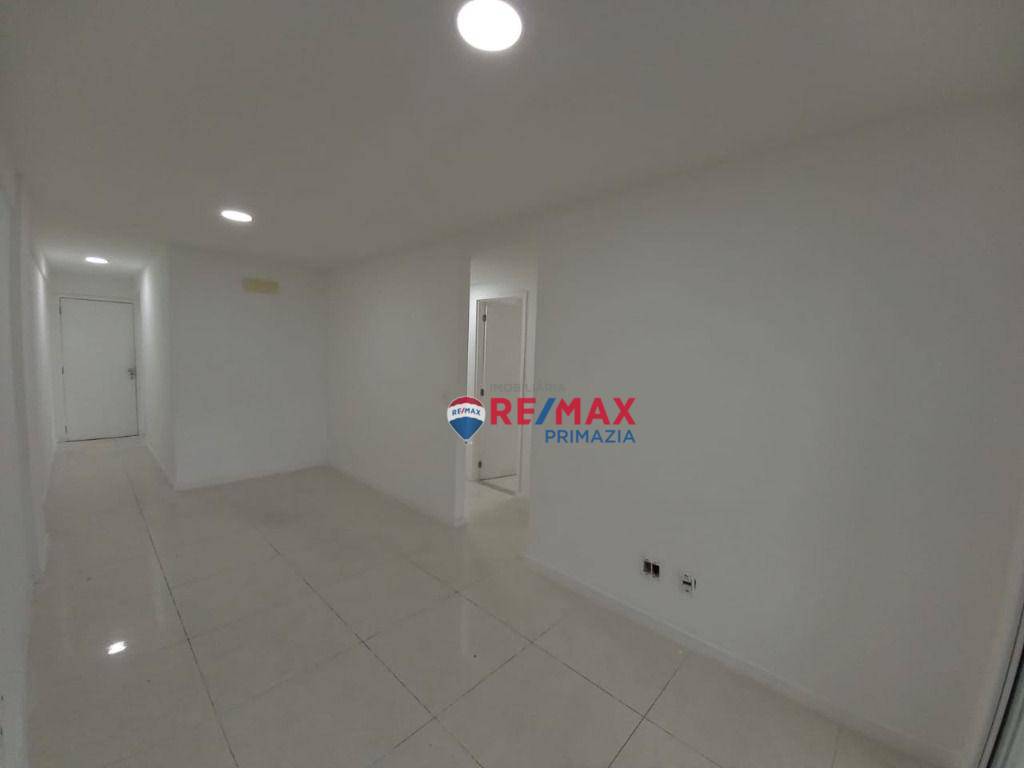 Apartamento para alugar com 3 quartos, 78m² - Foto 4