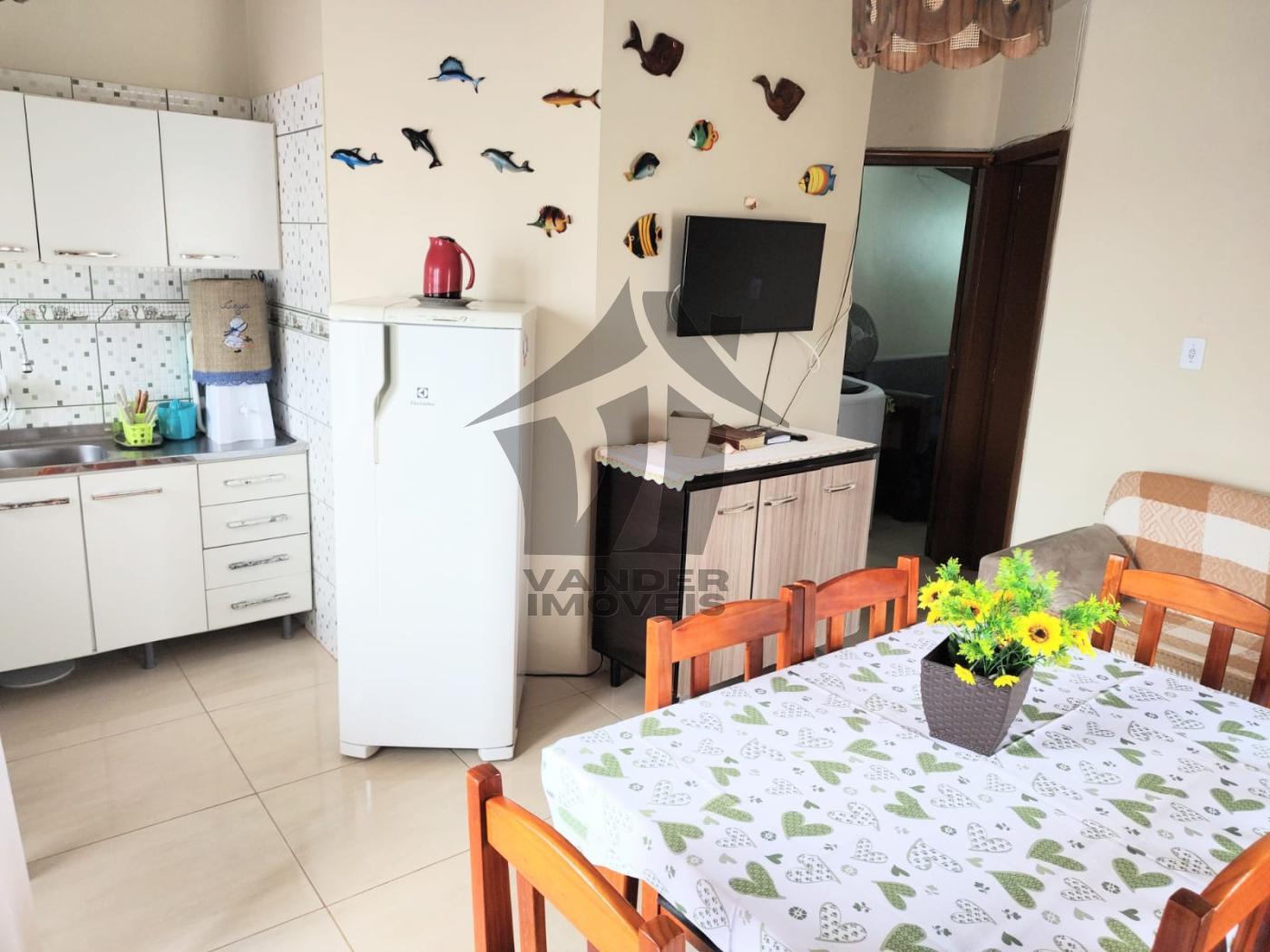 Casa à venda com 2 quartos, 60m² - Foto 3