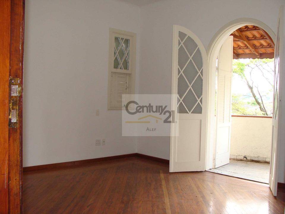 Casa à venda com 4 quartos, 330m² - Foto 4