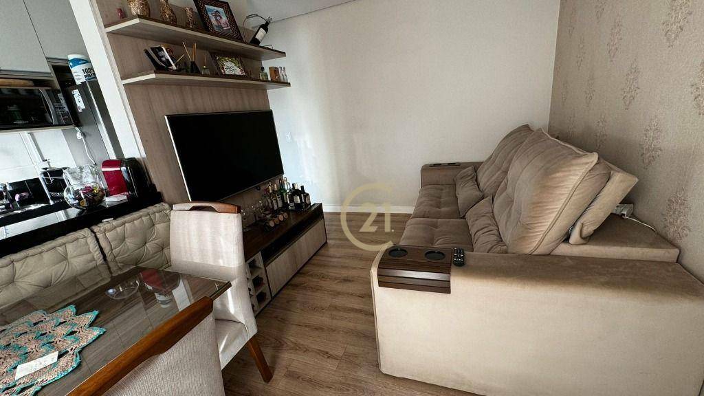 Apartamento à venda com 3 quartos, 65m² - Foto 2