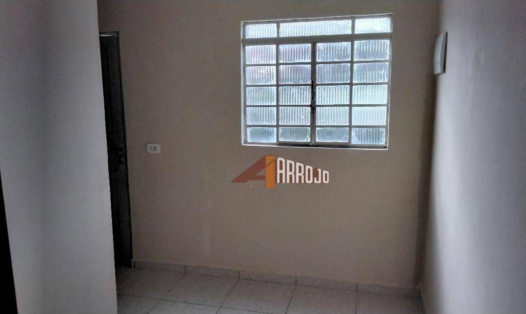 Casa para alugar com 1 quarto, 42m² - Foto 10