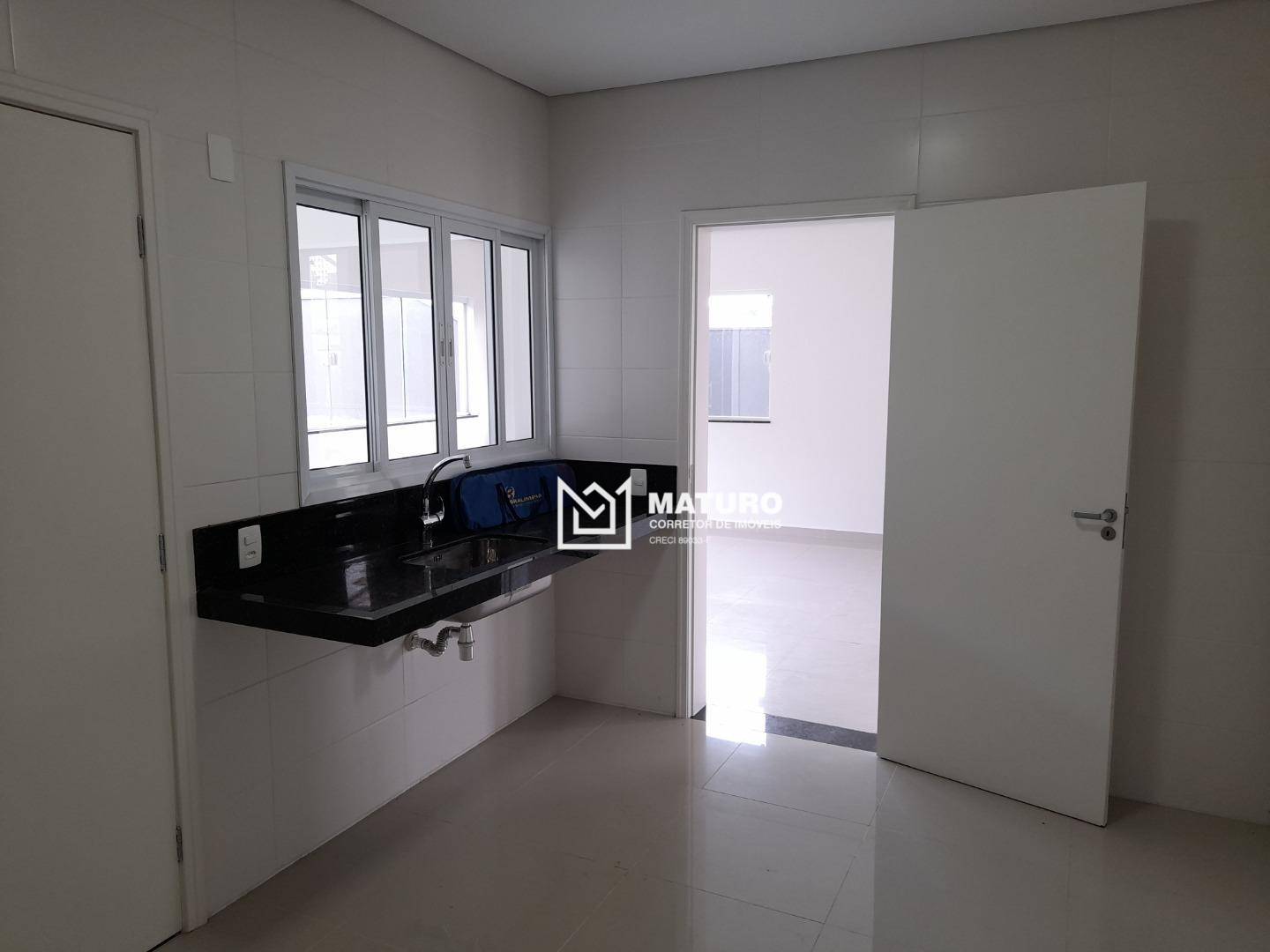 Casa à venda com 3 quartos, 180m² - Foto 8