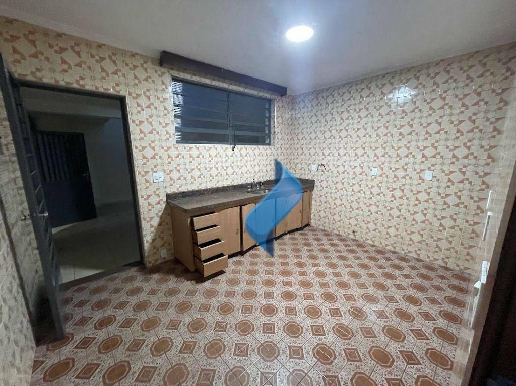 Casa para alugar com 6 quartos, 450m² - Foto 16