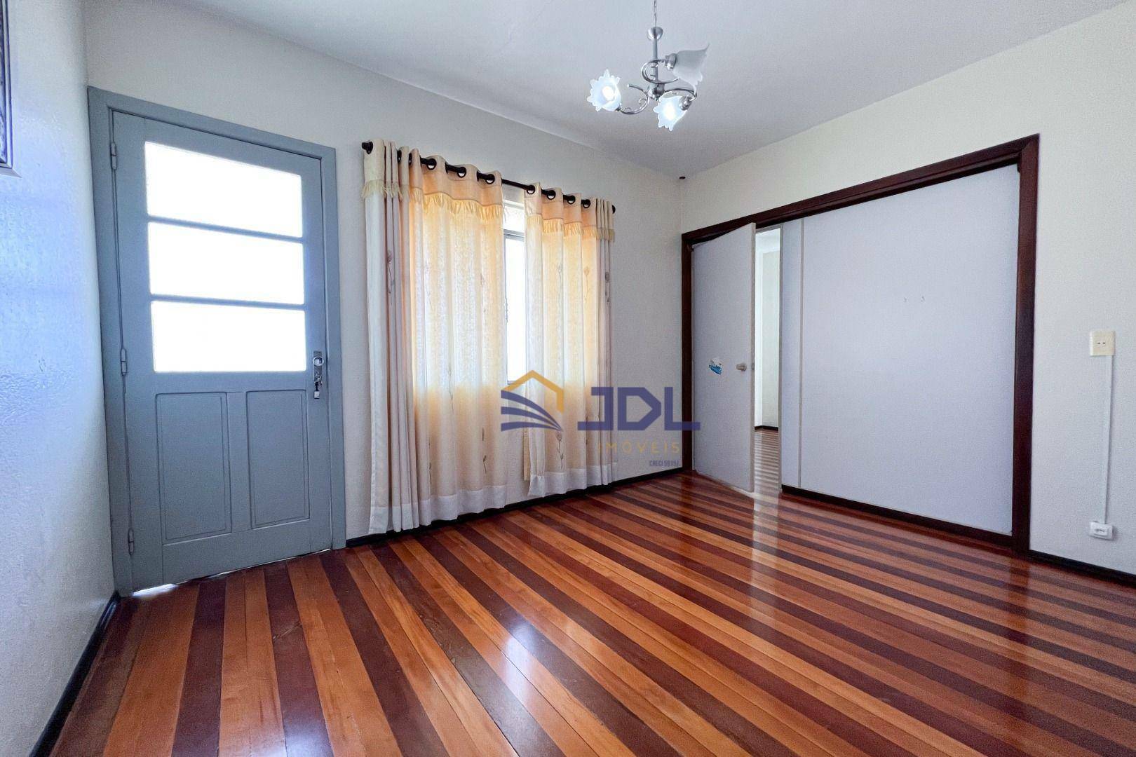 Casa à venda com 4 quartos, 253m² - Foto 3