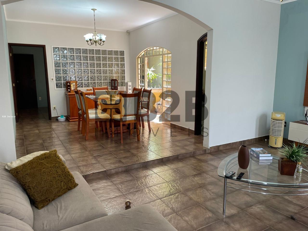 Casa à venda com 3 quartos, 195m² - Foto 4