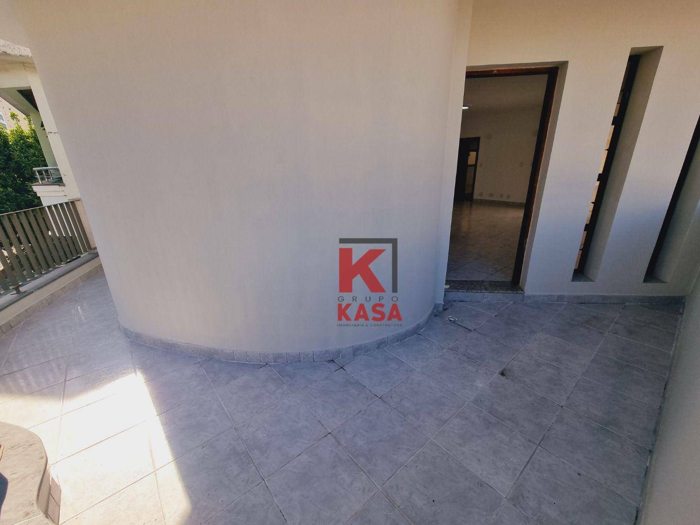 Casa à venda e aluguel com 3 quartos, 339m² - Foto 19