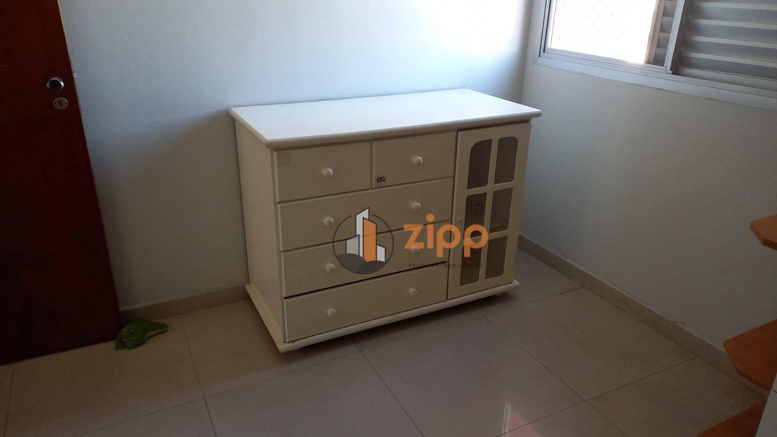 Apartamento à venda com 2 quartos, 70m² - Foto 11