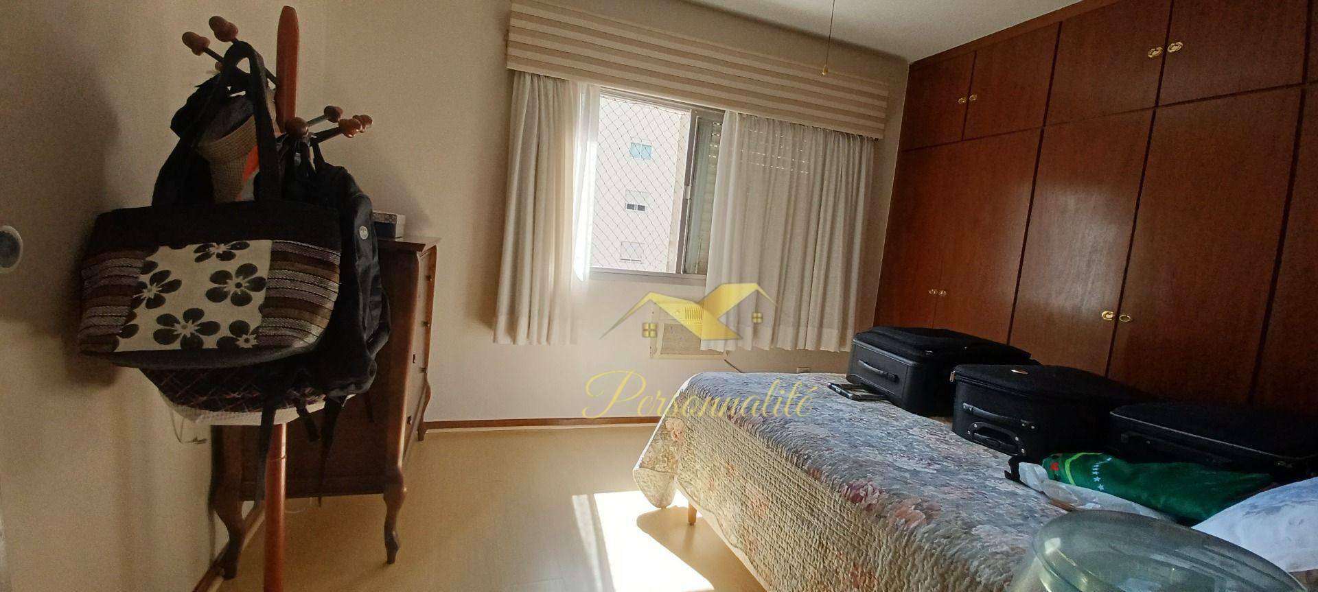 Apartamento à venda com 3 quartos, 228m² - Foto 13