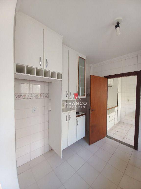 Casa de Condomínio à venda com 3 quartos, 200m² - Foto 6