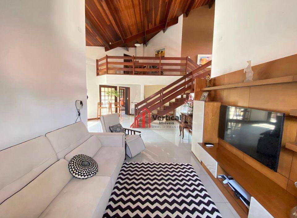 Sobrado à venda com 3 quartos, 300m² - Foto 8