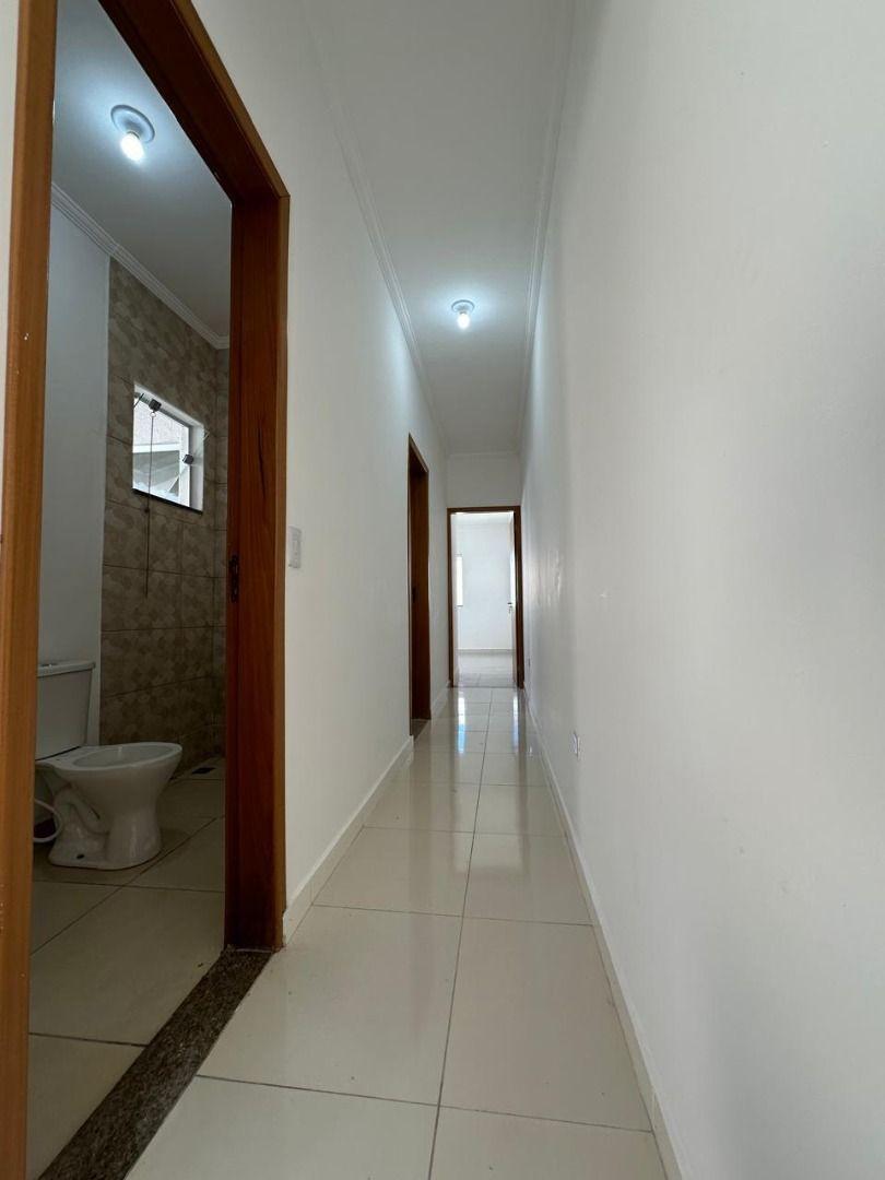 Casa à venda com 2 quartos, 60m² - Foto 13