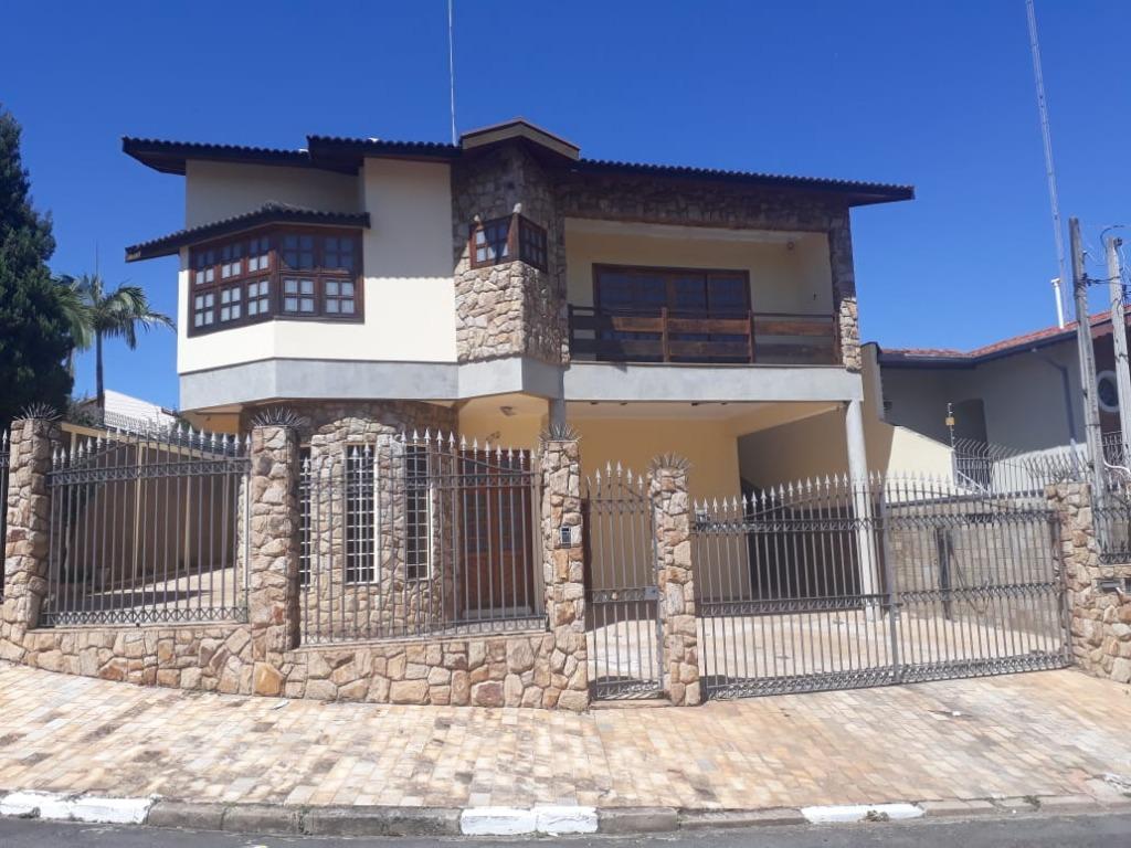 Casa à venda com 4 quartos, 400m² - Foto 1