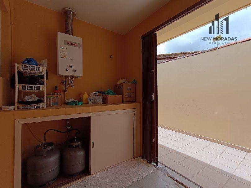 Casa à venda com 4 quartos, 300m² - Foto 11