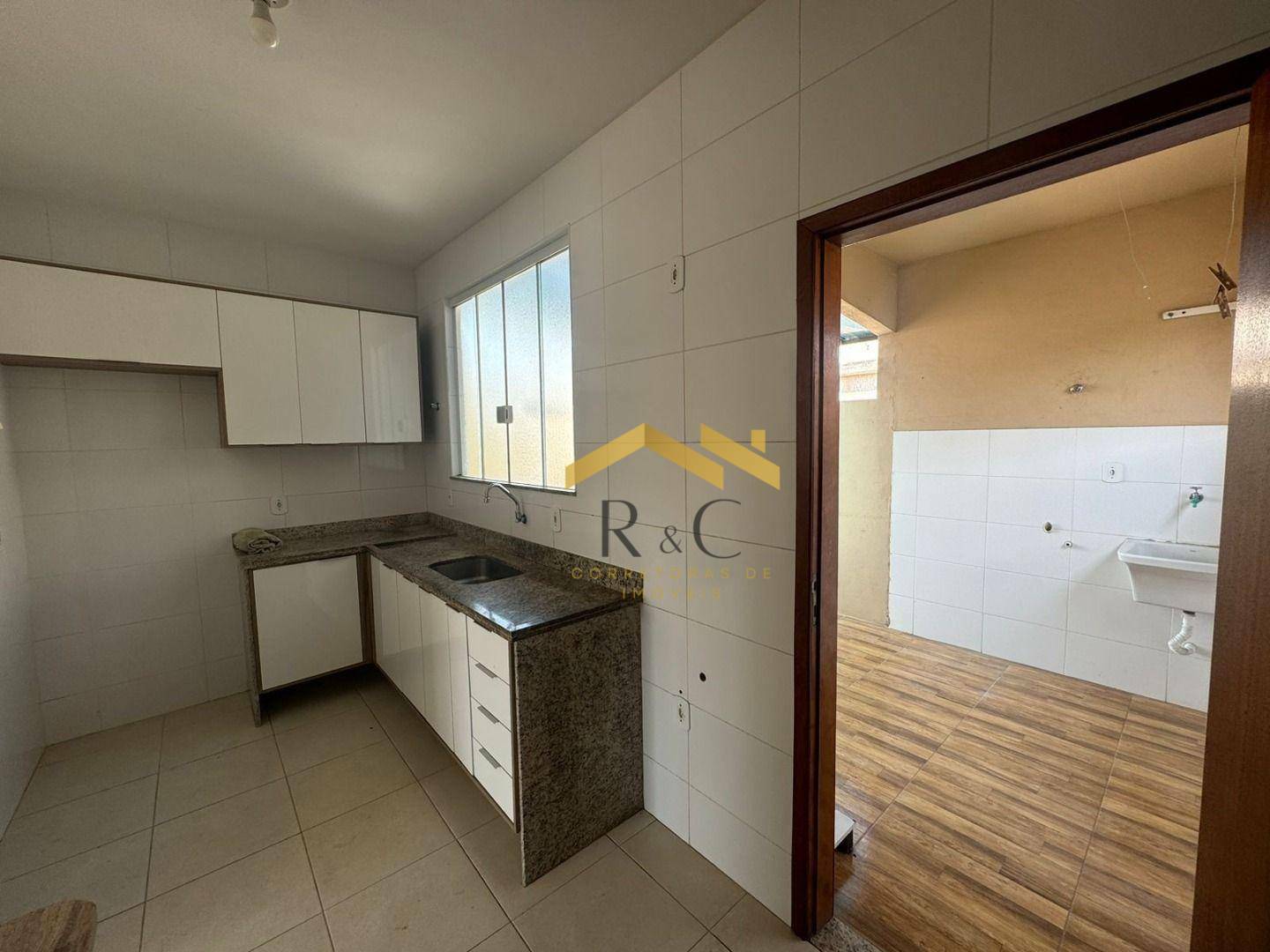 Casa à venda com 2 quartos, 80m² - Foto 15