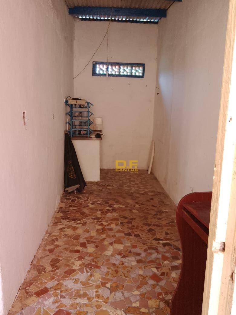 Casa à venda e aluguel com 1 quarto, 76m² - Foto 10