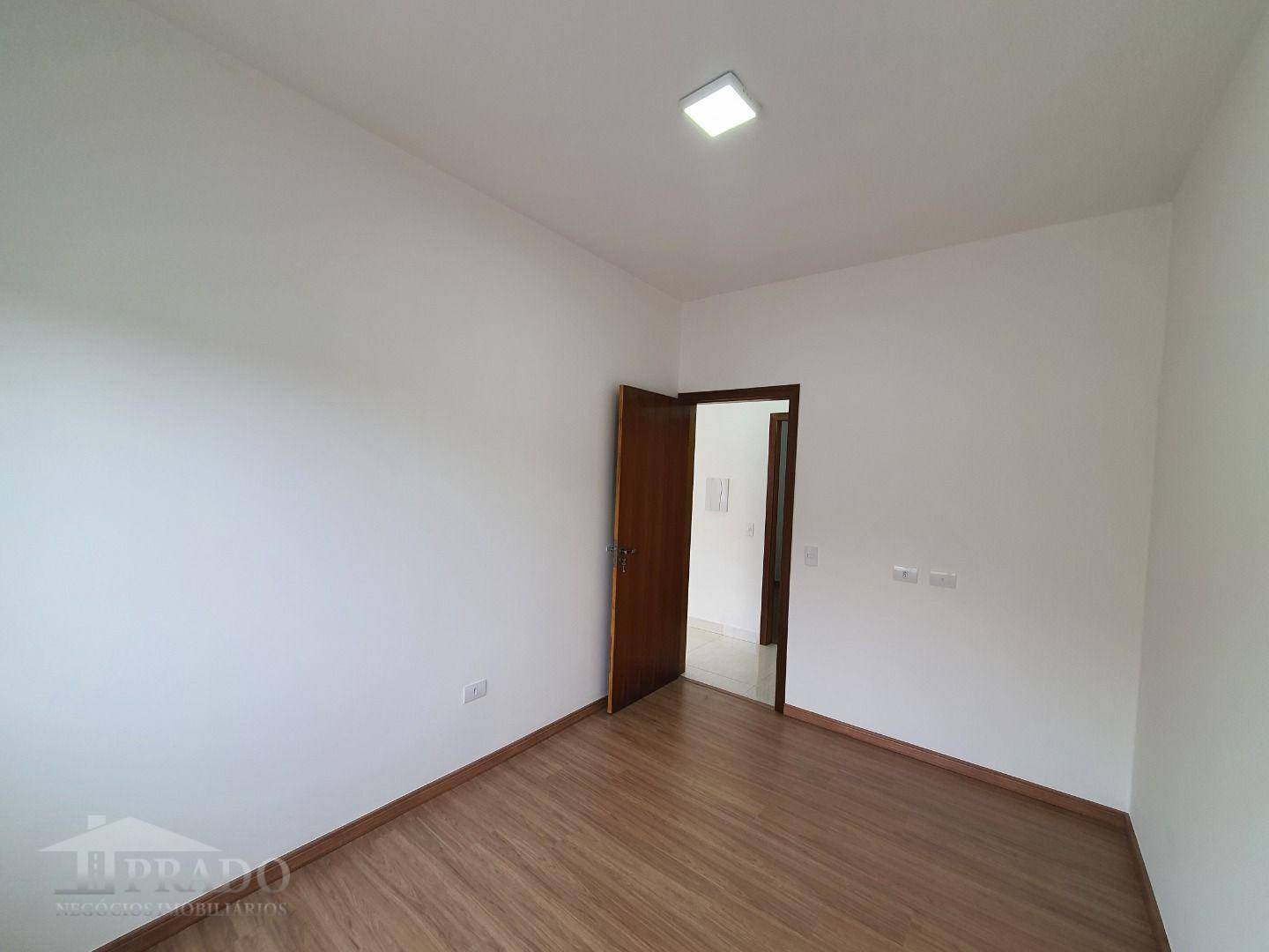 Casa à venda com 2 quartos, 75m² - Foto 9