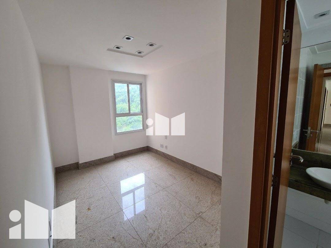 Apartamento à venda com 4 quartos, 141m² - Foto 9