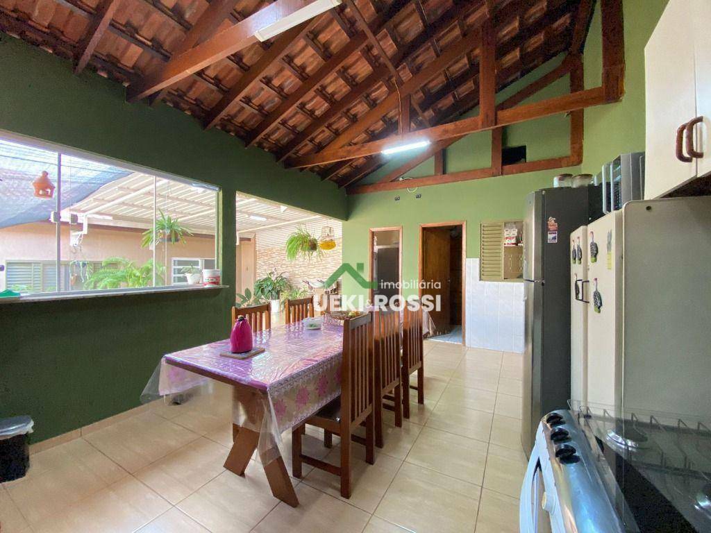 Casa à venda com 3 quartos, 181m² - Foto 26