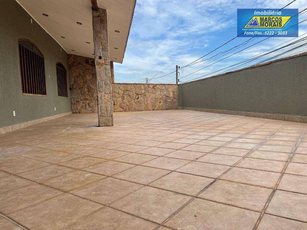 Casa à venda e aluguel com 4 quartos, 375m² - Foto 19