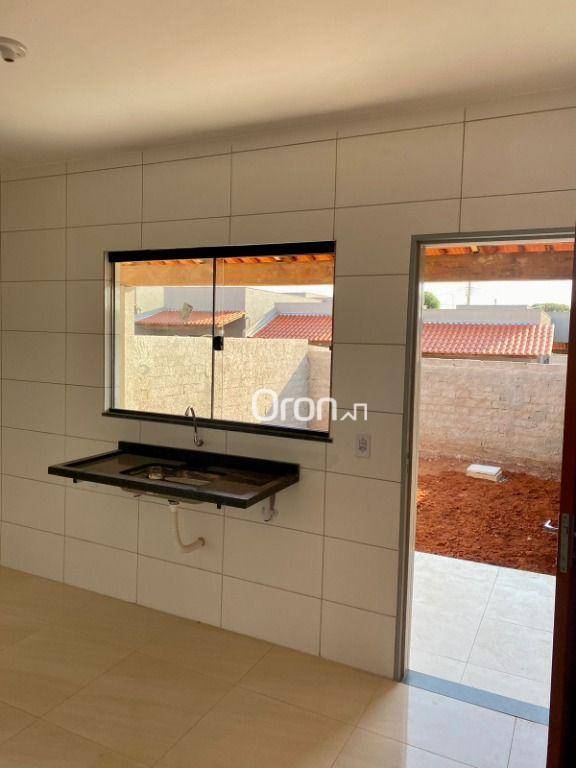 Casa à venda com 3 quartos, 90m² - Foto 3