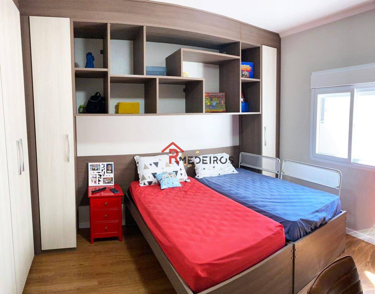 Casa à venda com 3 quartos, 210m² - Foto 14