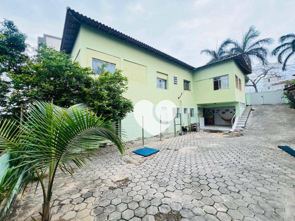 Casa à venda com 5 quartos, 387m² - Foto 3