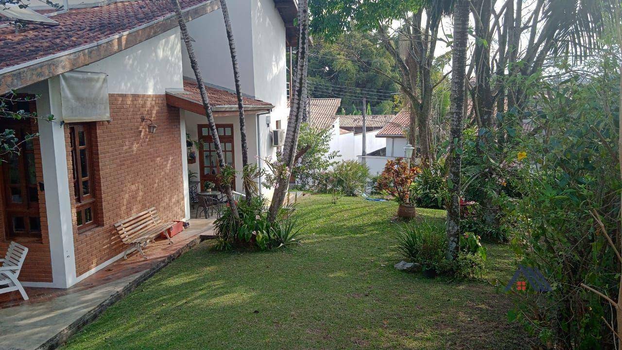 Casa à venda com 3 quartos, 285m² - Foto 1