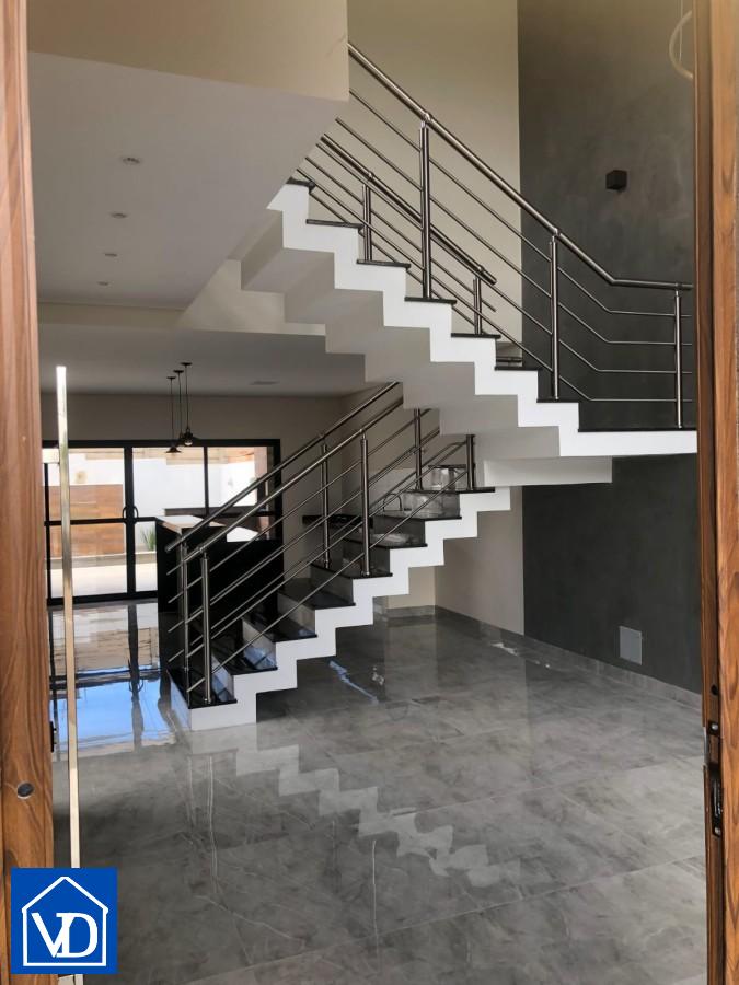 Casa de Condomínio à venda com 3 quartos, 167m² - Foto 2