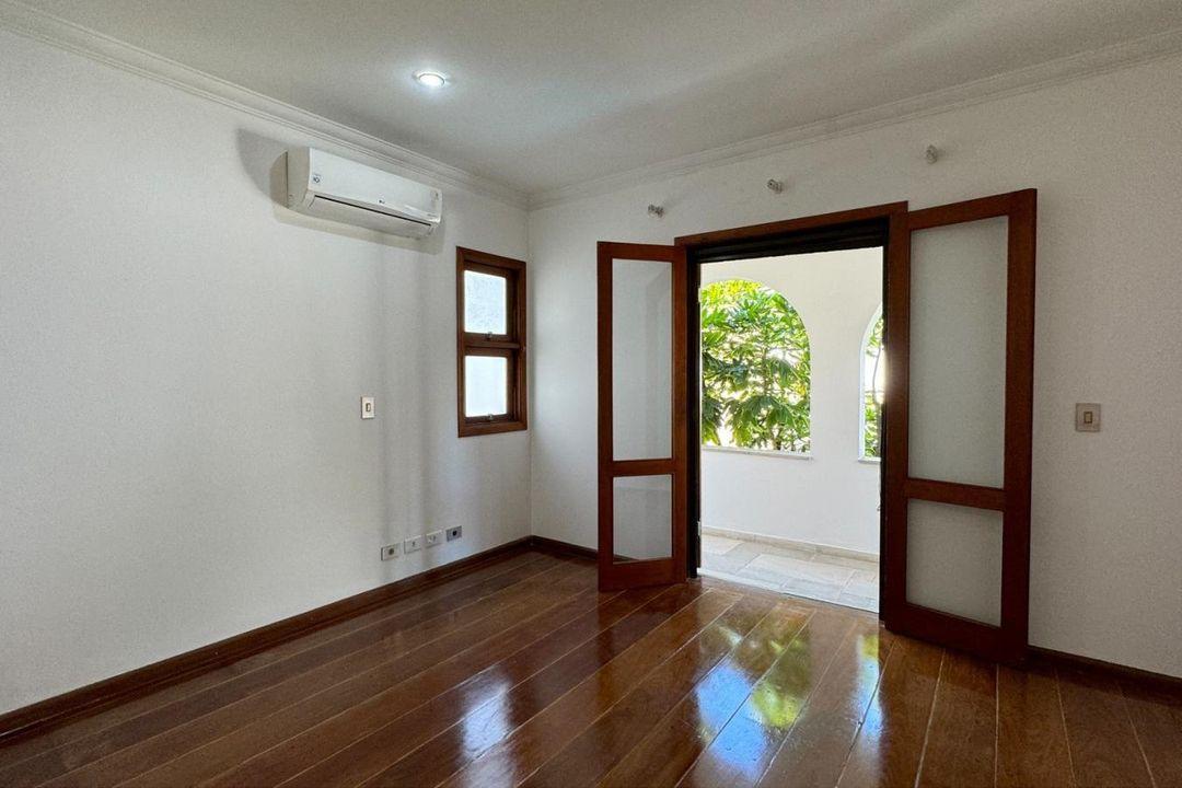 Casa de Condomínio à venda com 3 quartos, 360m² - Foto 28