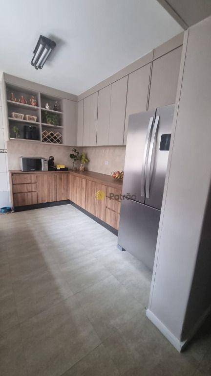 Sobrado à venda com 3 quartos, 202m² - Foto 6