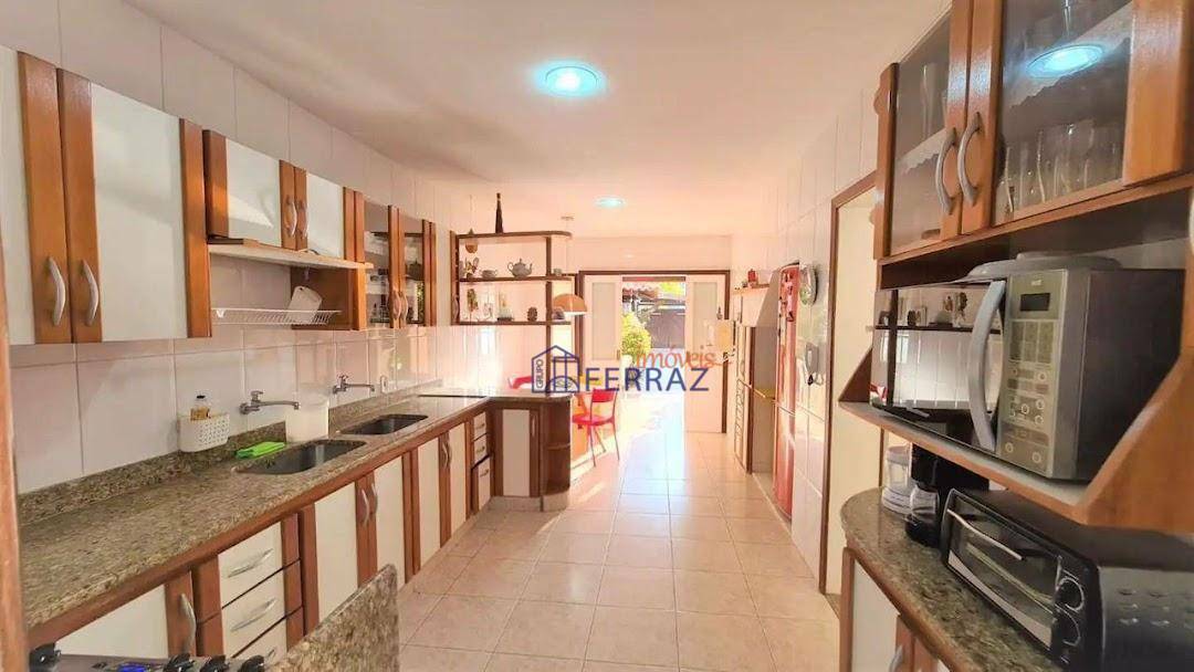 Casa à venda com 5 quartos, 270m² - Foto 8