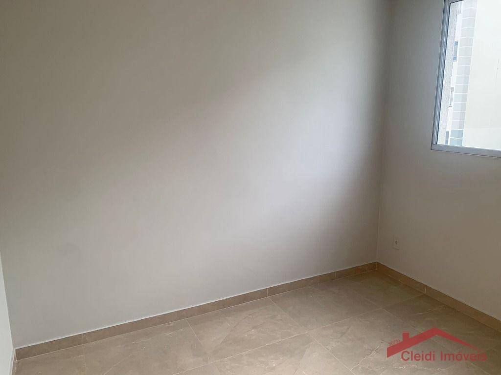 Apartamento à venda com 2 quartos, 44m² - Foto 9