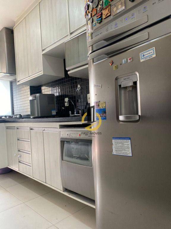 Apartamento à venda com 3 quartos, 94m² - Foto 40