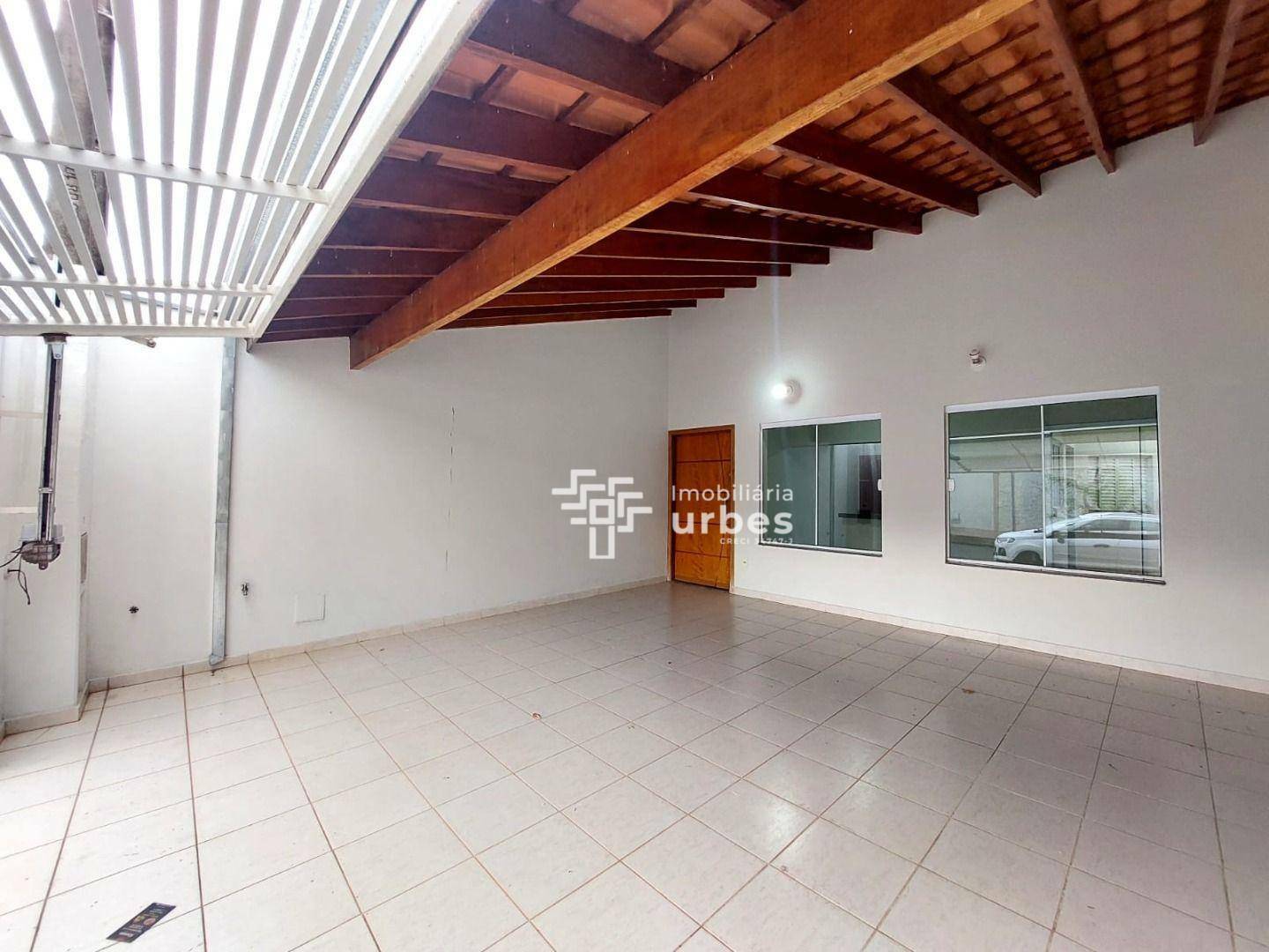 Casa à venda e aluguel com 3 quartos, 117m² - Foto 1