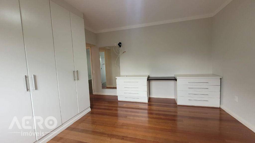 Casa de Condomínio à venda com 4 quartos, 400m² - Foto 25