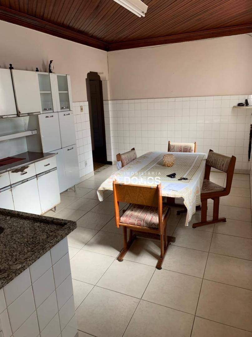 Casa à venda com 3 quartos, 250m² - Foto 13