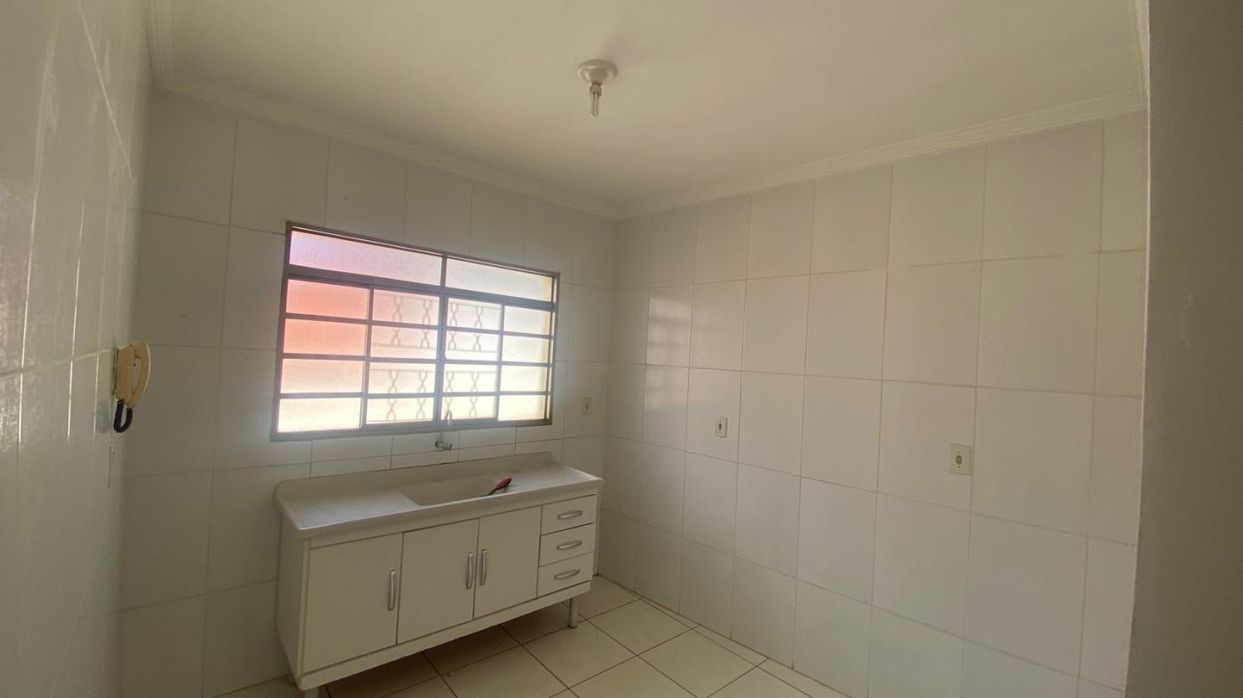 Casa para alugar com 2 quartos, 55m² - Foto 9