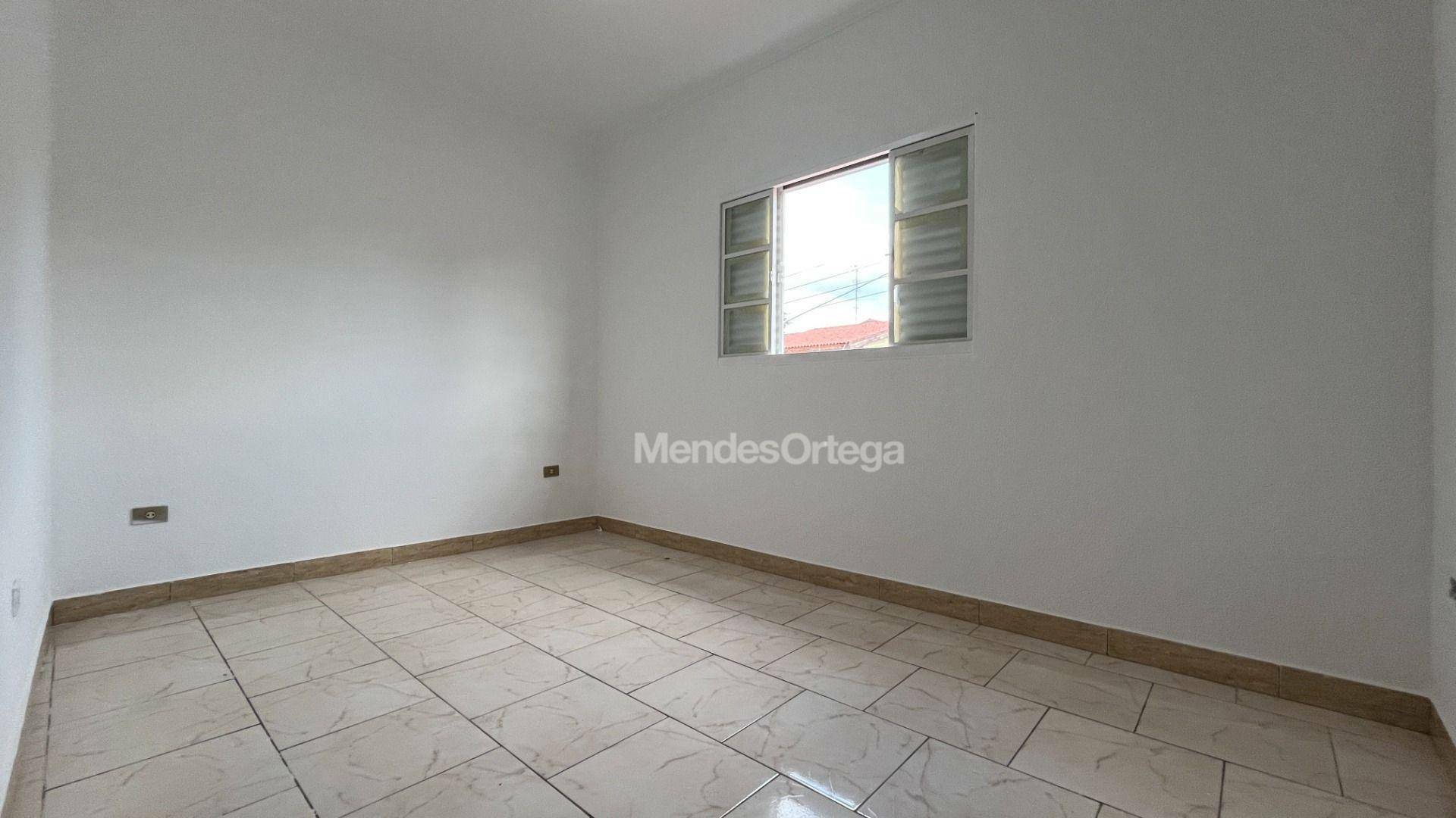 Casa para alugar com 4 quartos, 190m² - Foto 11