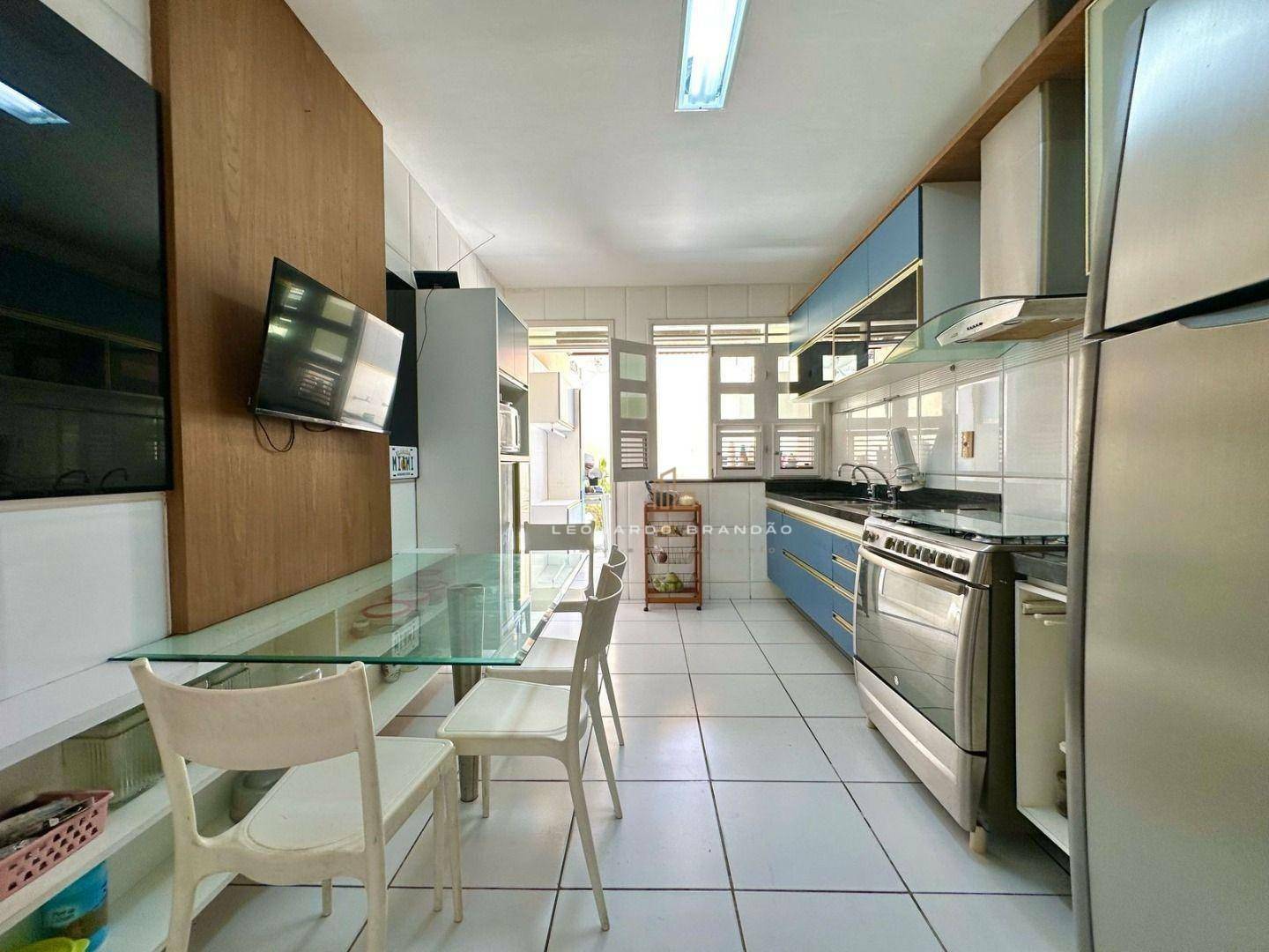 Casa à venda com 4 quartos, 240m² - Foto 19
