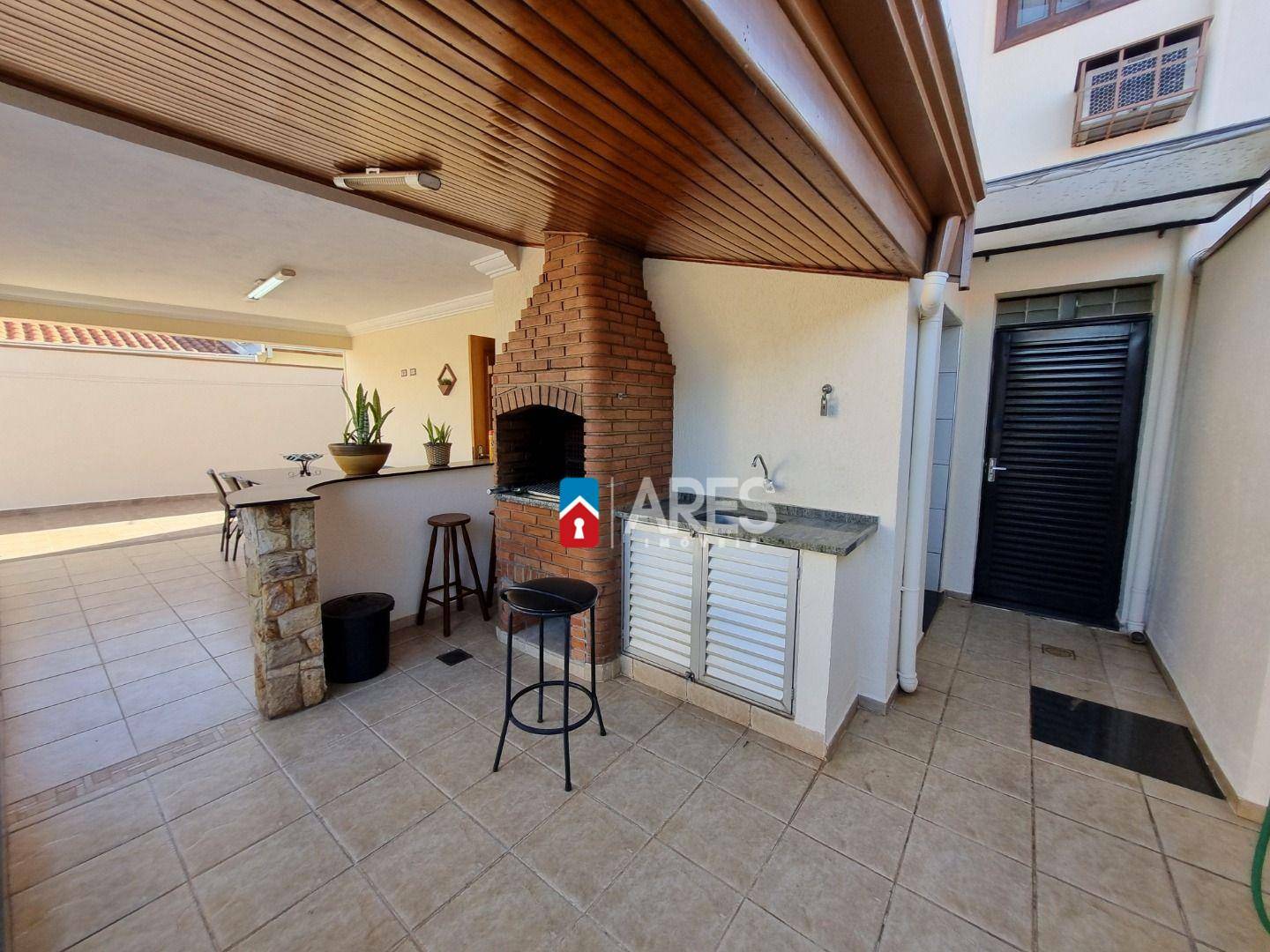 Casa à venda com 4 quartos, 364m² - Foto 18