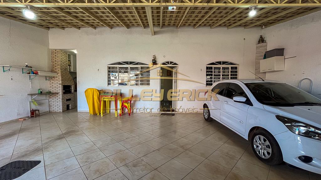 Casa à venda com 3 quartos, 100m² - Foto 1