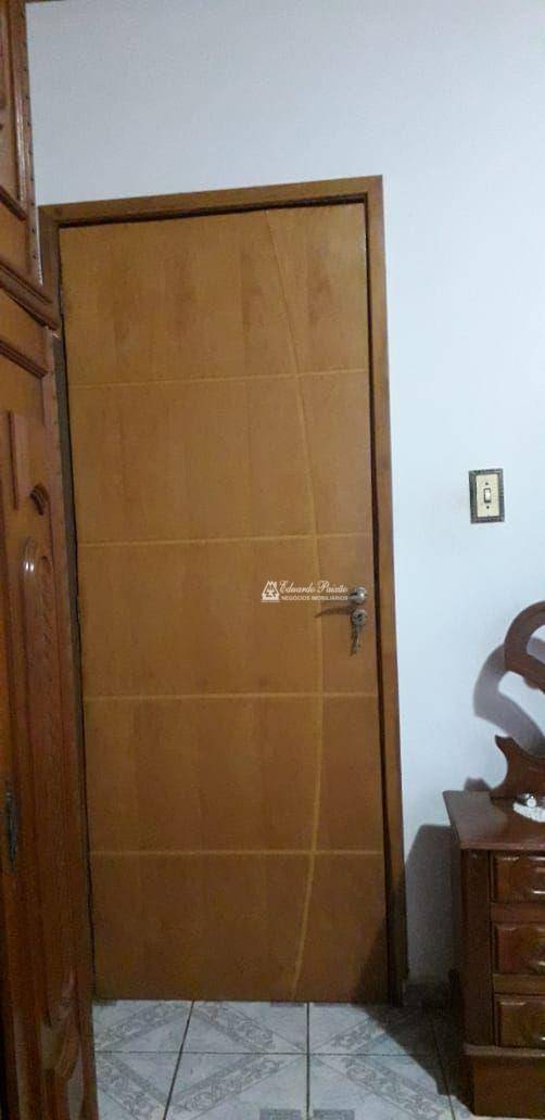 Casa à venda com 3 quartos, 109m² - Foto 11