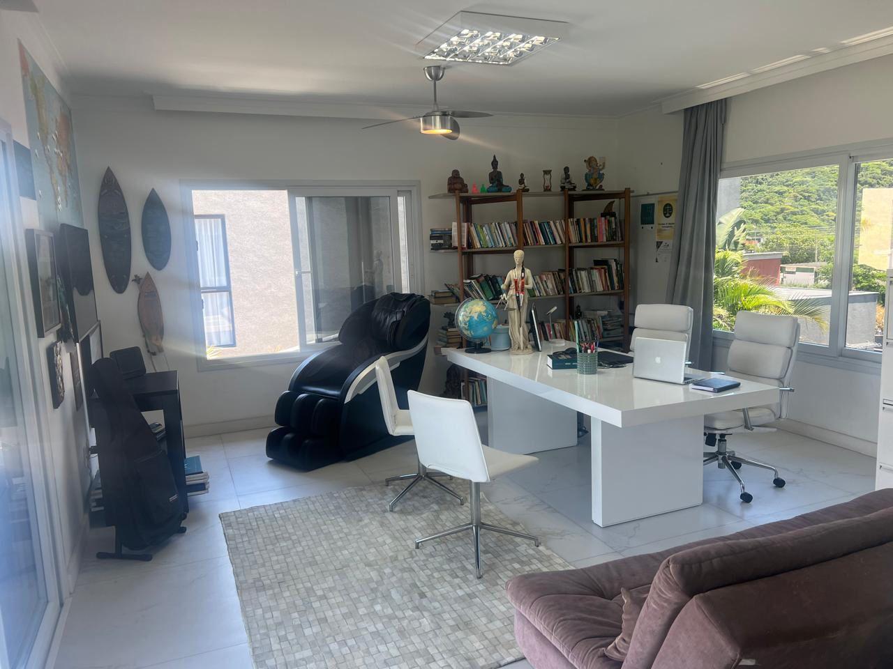 Casa de Condomínio para alugar com 3 quartos, 357m² - Foto 22