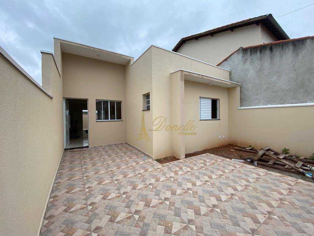 Casa à venda com 3 quartos, 90m² - Foto 2