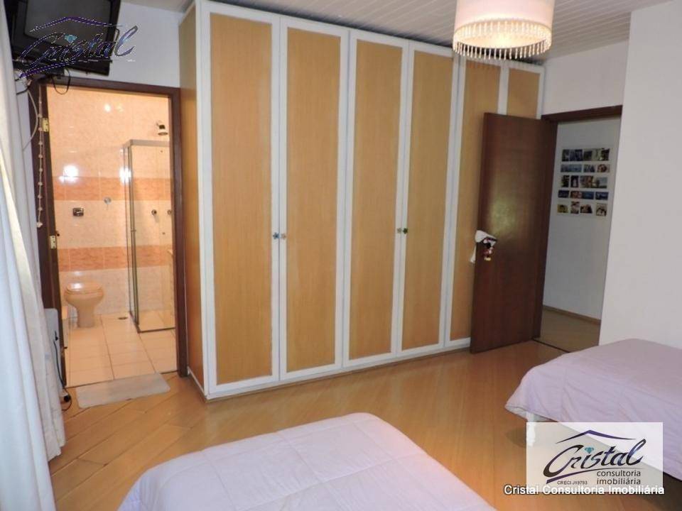 Casa de Condomínio à venda com 3 quartos, 400m² - Foto 24