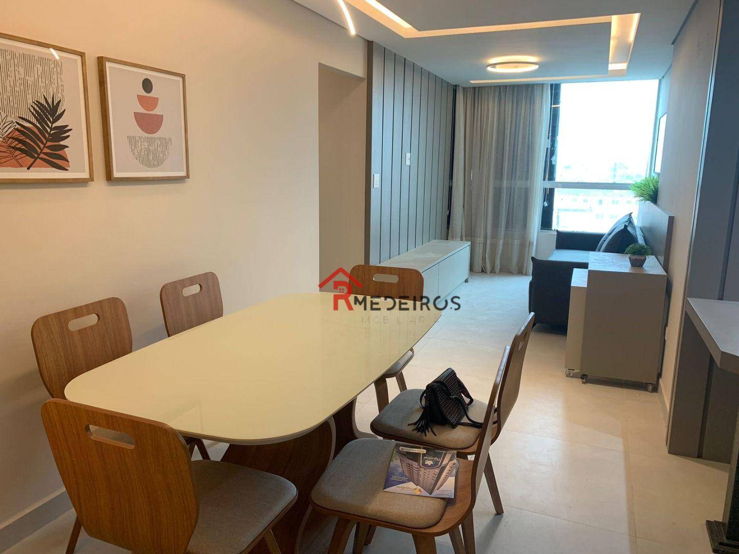 Apartamento à venda com 2 quartos, 66m² - Foto 1