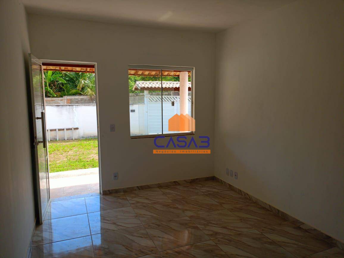 Casa à venda com 2 quartos, 75m² - Foto 2